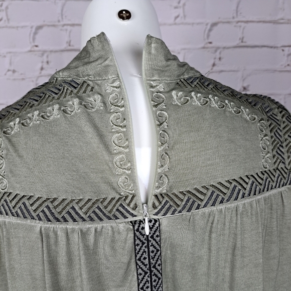 POL Boho Embroidered Top - Picture 5 of 9
